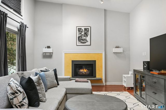 15 Four Brooks Circle, Stamford, CT 06903