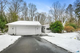15 Four Brooks Circle, Stamford, CT 06903