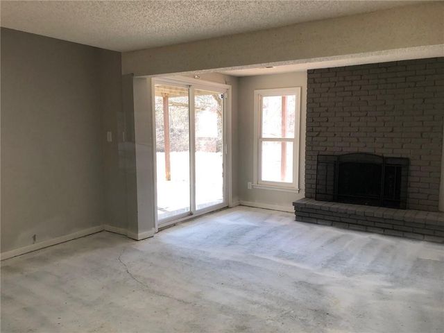 6012 Woodside Avenue, Kansas City, MO 64133