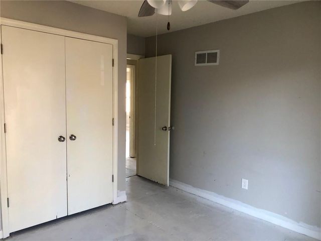 6012 Woodside Avenue, Kansas City, MO 64133