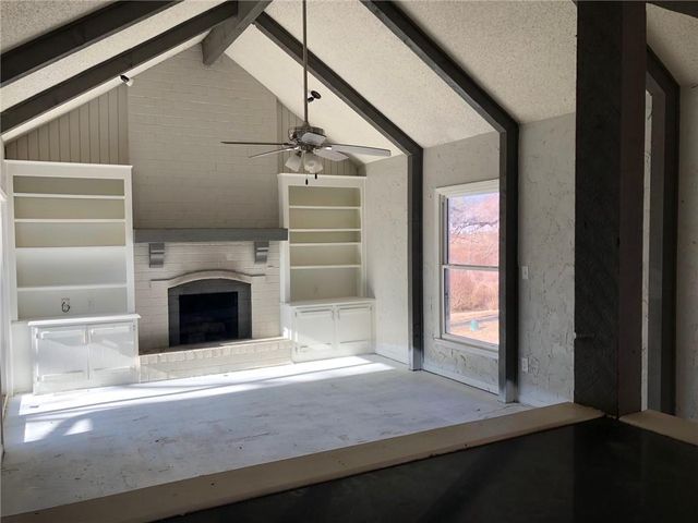 6012 Woodside Avenue, Kansas City, MO 64133