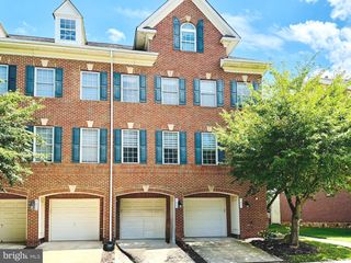 4627 HUMMINGBIRD LN #115, Fairfax, VA 22033