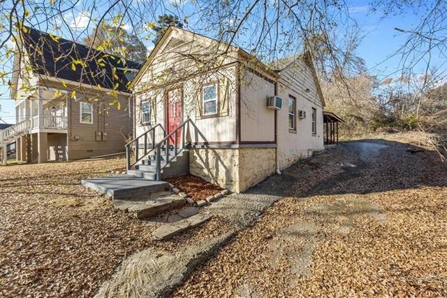 2009 Baker Road NW, Atlanta, GA 30318