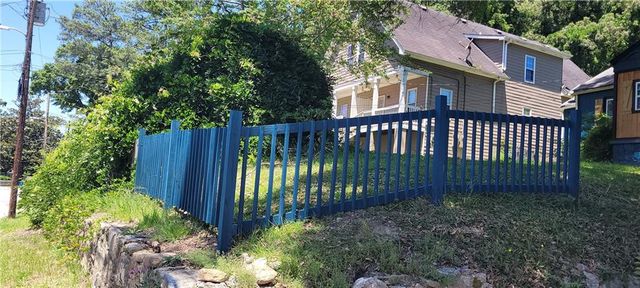 2009 Baker Road NW, Atlanta, GA 30318