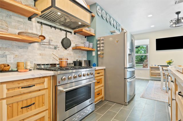 959 Kennings Road, Crosby, TX 77532