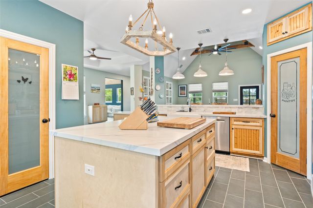 959 Kennings Road, Crosby, TX 77532