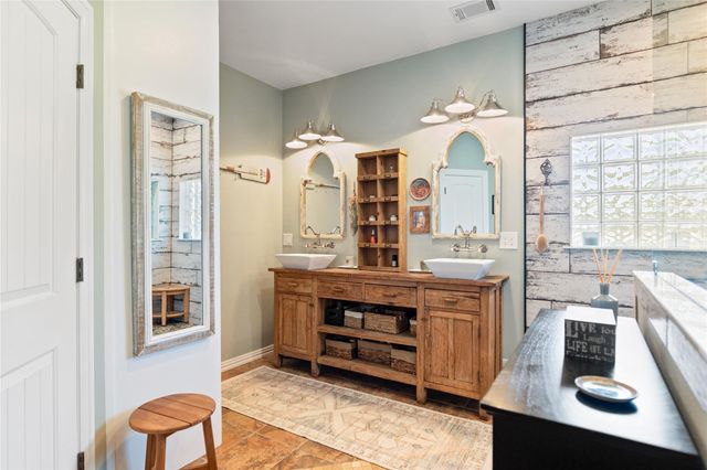 959 Kennings Road, Crosby, TX 77532