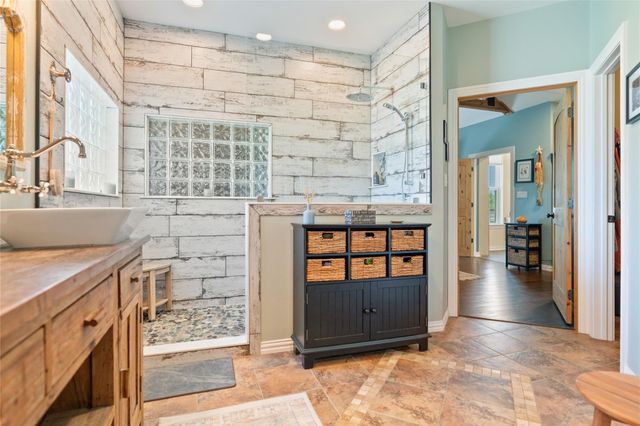 959 Kennings Road, Crosby, TX 77532