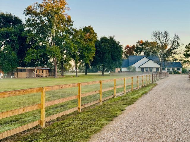 959 Kennings Road, Crosby, TX 77532