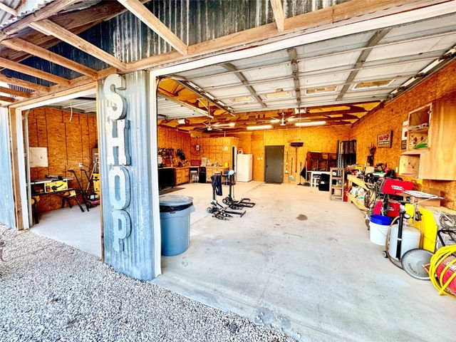 959 Kennings Road, Crosby, TX 77532