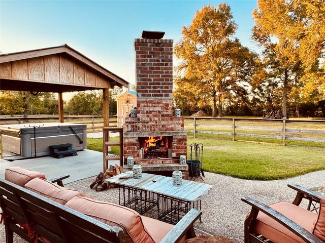 959 Kennings Road, Crosby, TX 77532