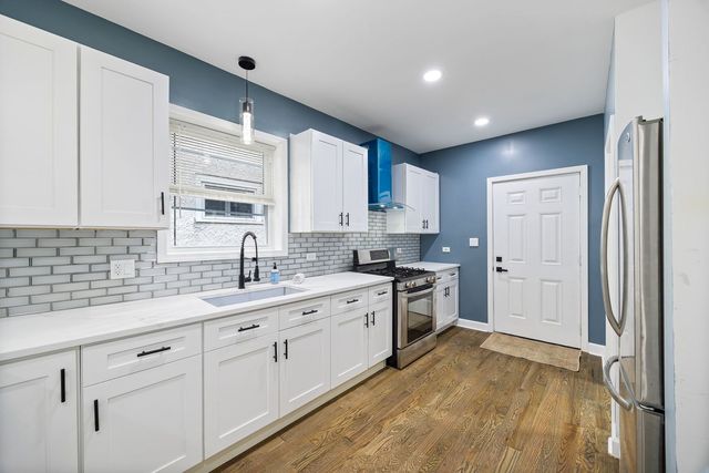 1132 N Waller Avenue, Chicago, IL 60651