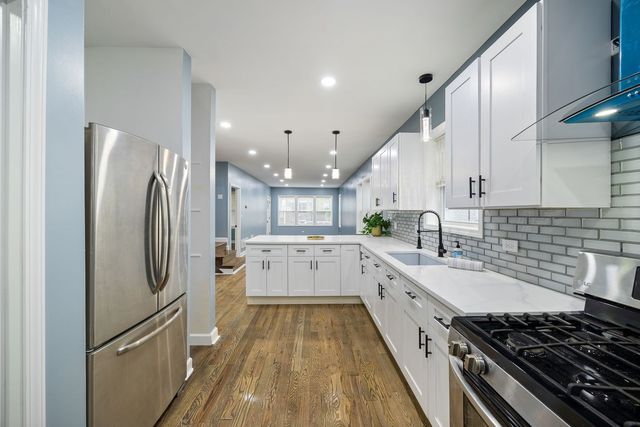 1132 N Waller Avenue, Chicago, IL 60651