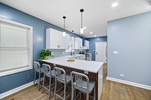 1132 N Waller Avenue, Chicago, IL 60651