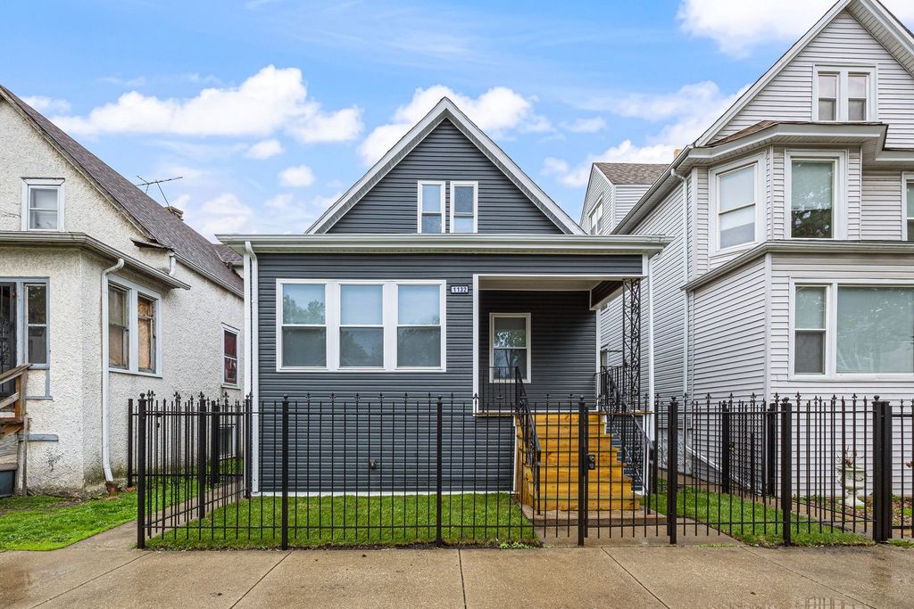 1132 N Waller Avenue, Chicago, IL 60651