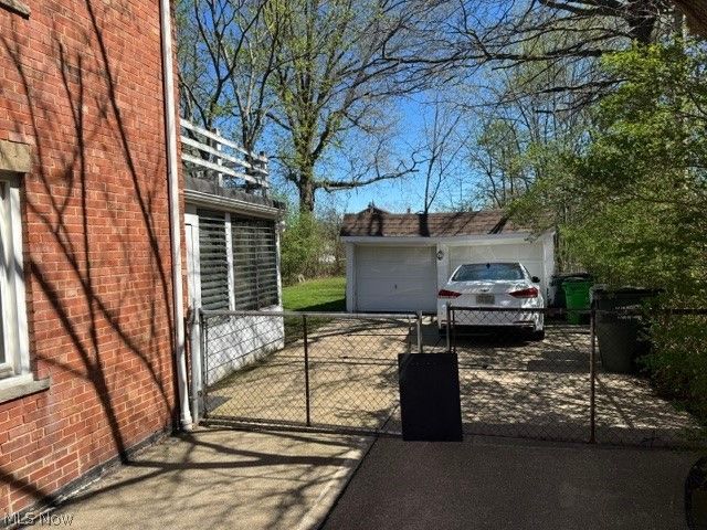 1811 E 291st Street, Wickliffe, OH 44092