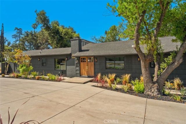 32 W Las Flores Drive, Altadena, CA 91001