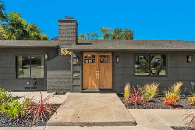 32 W Las Flores Drive, Altadena, CA 91001