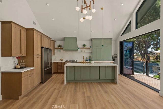 32 W Las Flores Drive, Altadena, CA 91001
