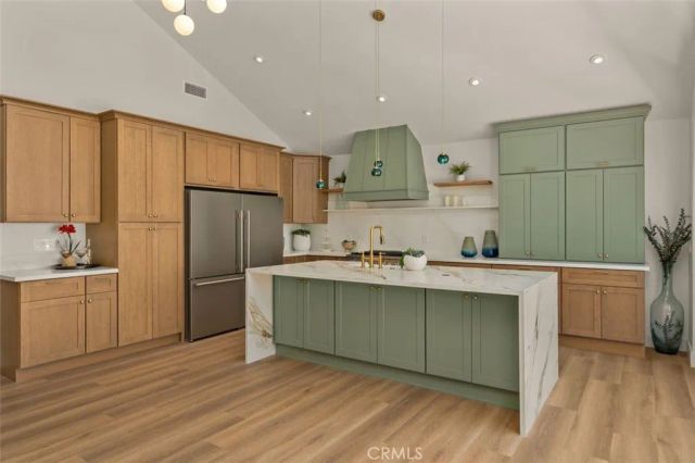 32 W Las Flores Drive, Altadena, CA 91001