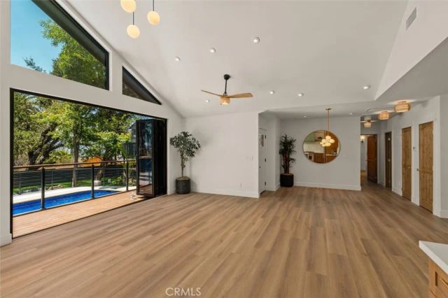 32 W Las Flores Drive, Altadena, CA 91001