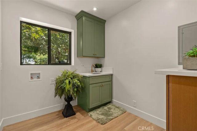 32 W Las Flores Drive, Altadena, CA 91001