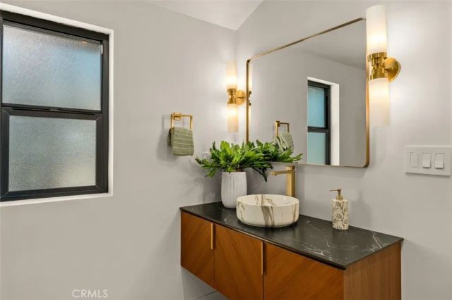 32 W Las Flores Drive, Altadena, CA 91001