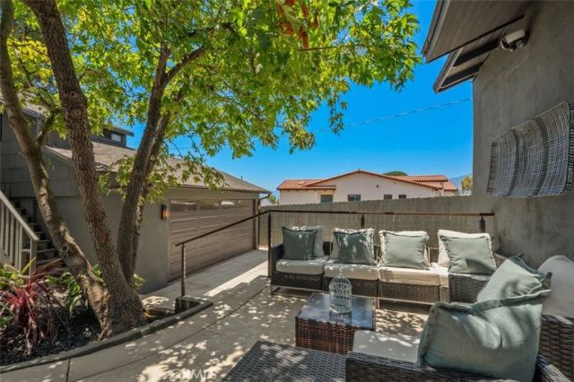 32 W Las Flores Drive, Altadena, CA 91001