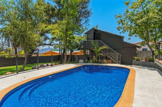 32 W Las Flores Drive, Altadena, CA 91001