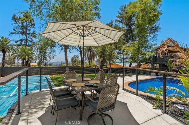 32 W Las Flores Drive, Altadena, CA 91001
