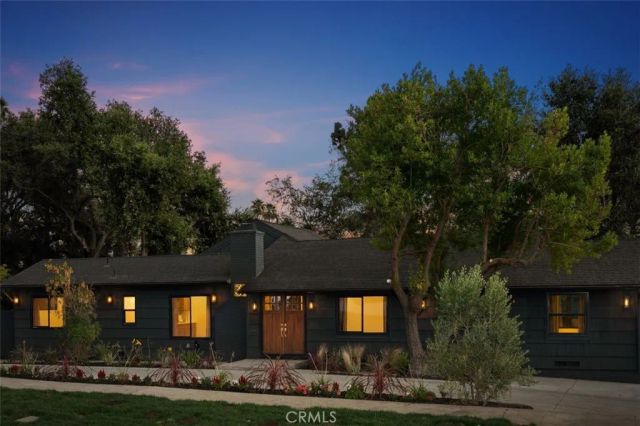 32 W Las Flores Drive, Altadena, CA 91001