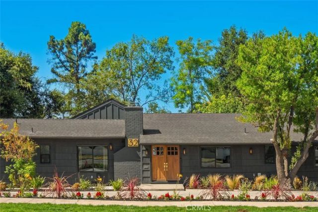 32 W Las Flores Drive, Altadena, CA 91001