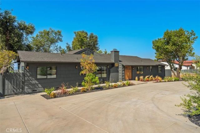 32 W Las Flores Drive, Altadena, CA 91001