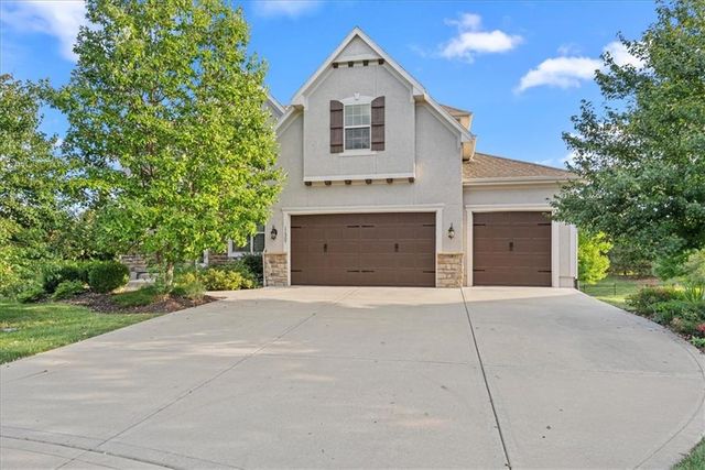 11307 W 158th Terrace, Overland Park, KS 66221