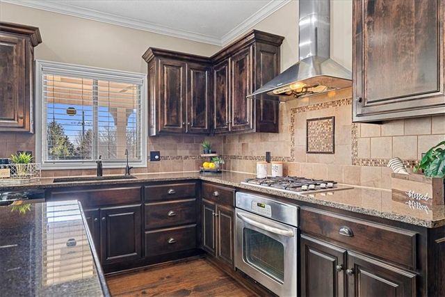 11307 W 158th Terrace, Overland Park, KS 66221