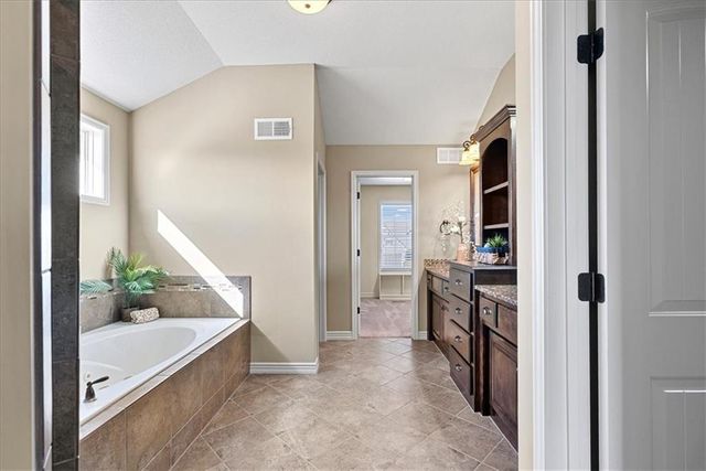 11307 W 158th Terrace, Overland Park, KS 66221