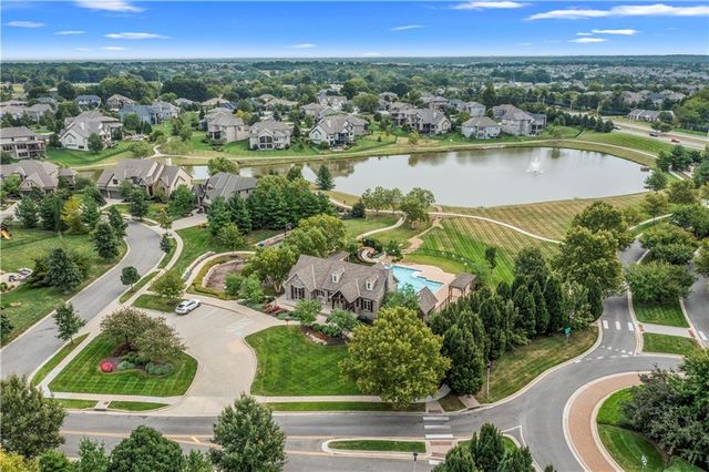 11307 W 158th Terrace, Overland Park, KS 66221