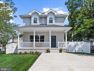 12 ELLIS ALY, Selbyville, DE 19975