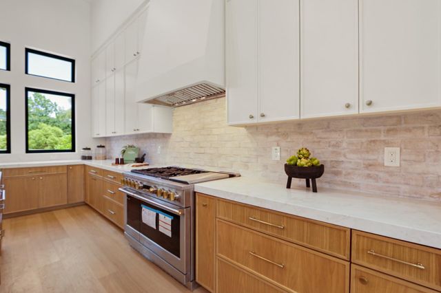 1360 Pars Oak Ln, Carmichael, CA 95608