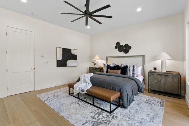 1360 Pars Oak Ln, Carmichael, CA 95608