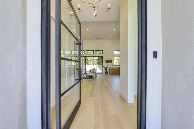 1360 Pars Oak Ln, Carmichael, CA 95608