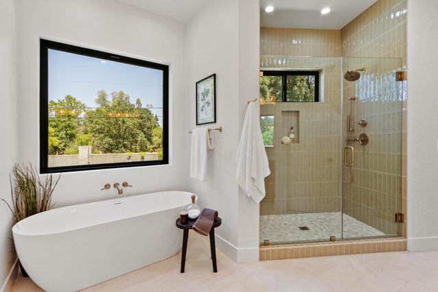 1360 Pars Oak Ln, Carmichael, CA 95608