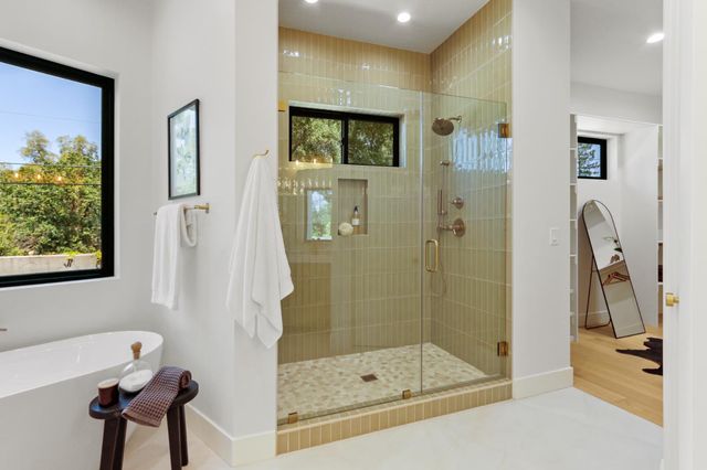 1360 Pars Oak Ln, Carmichael, CA 95608