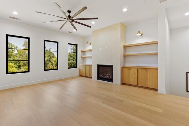 1360 Pars Oak Ln, Carmichael, CA 95608