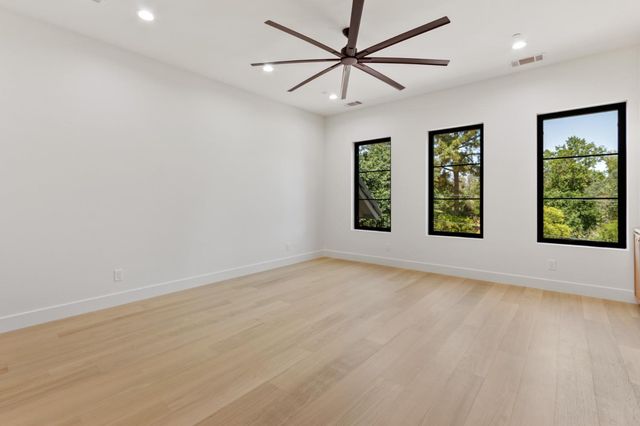 1360 Pars Oak Ln, Carmichael, CA 95608