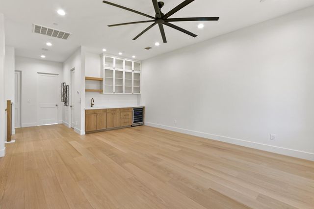 1360 Pars Oak Ln, Carmichael, CA 95608