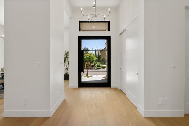 1360 Pars Oak Ln, Carmichael, CA 95608