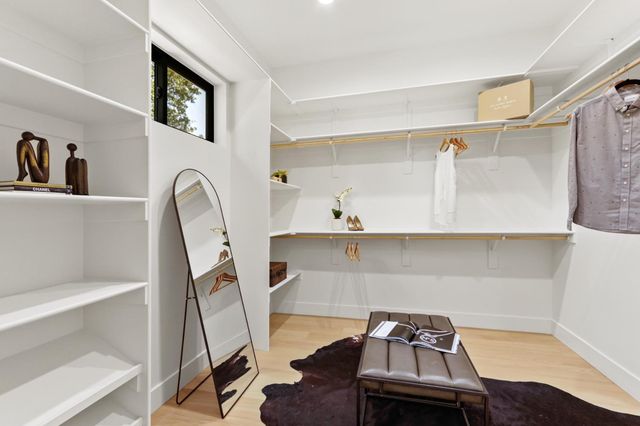 1360 Pars Oak Ln, Carmichael, CA 95608