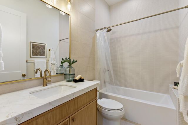 1360 Pars Oak Ln, Carmichael, CA 95608