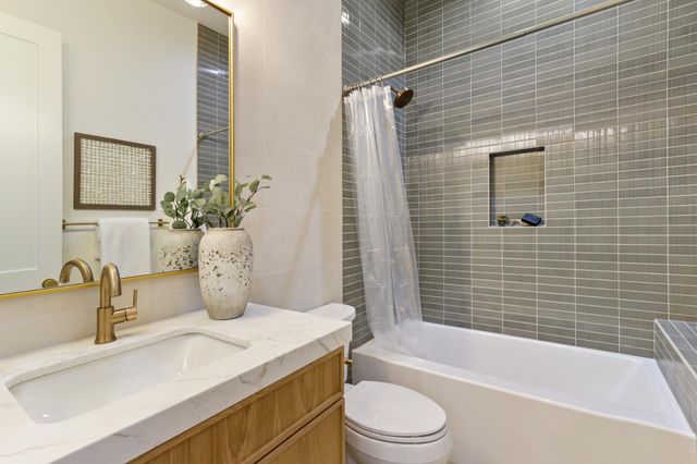 1360 Pars Oak Ln, Carmichael, CA 95608